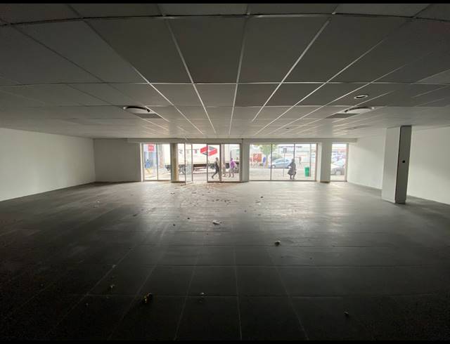 530M² OFFICE TO LET IN SOMERSET WEST CENTRAL